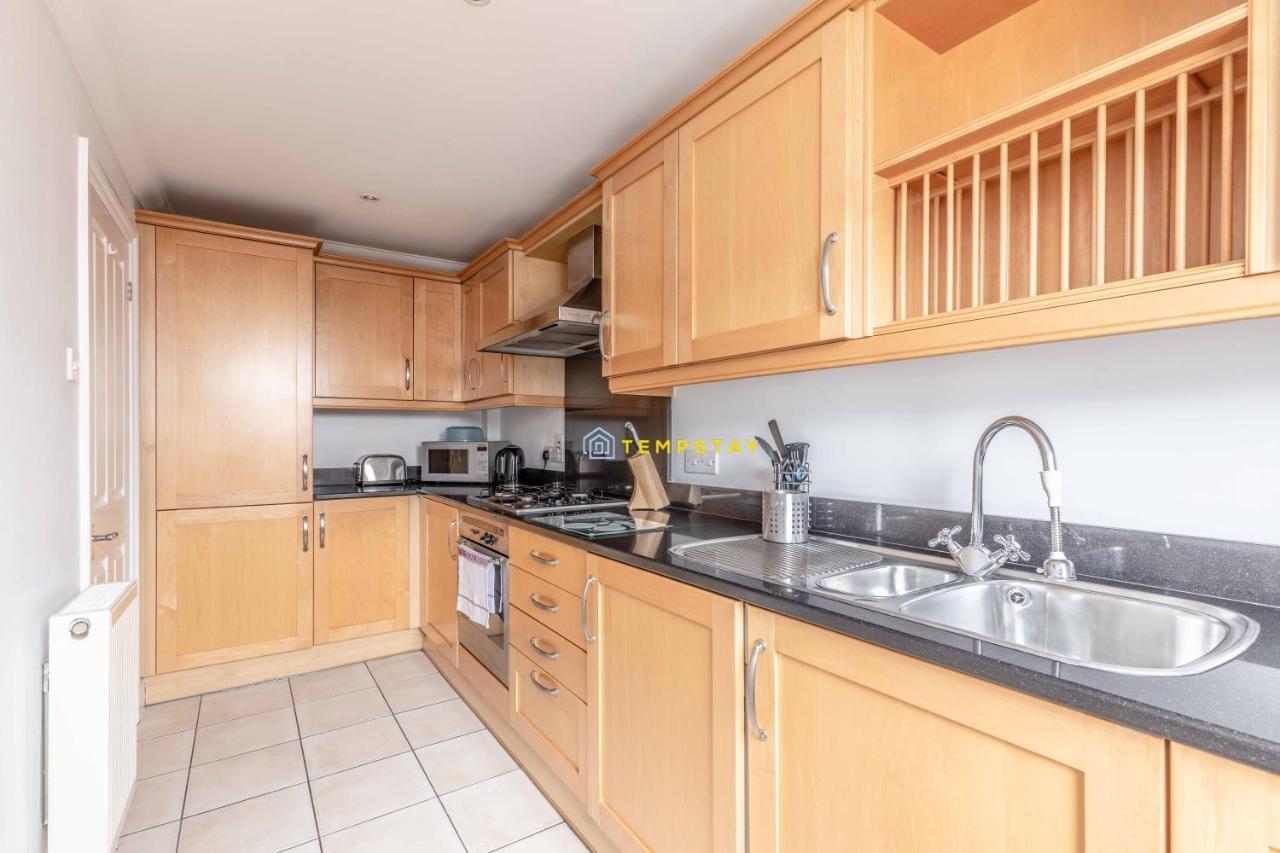 Perfect Spot In Central Windsor & Free Parking! Εξωτερικό φωτογραφία