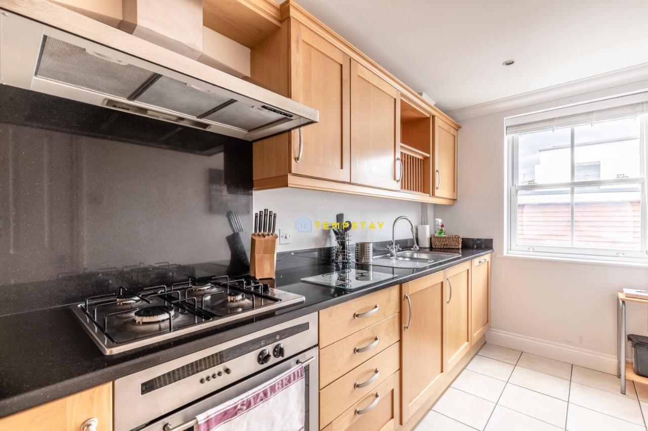 Perfect Spot In Central Windsor & Free Parking! Εξωτερικό φωτογραφία